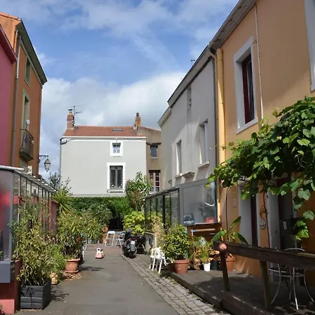 Calme, Chu - Place Royale - Pommeraye